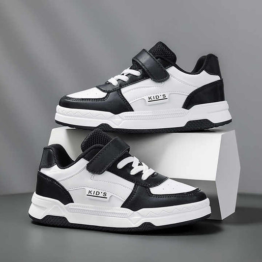 New fashion kids sneakers . موضة جديدة أحذية رياضية للأطفال