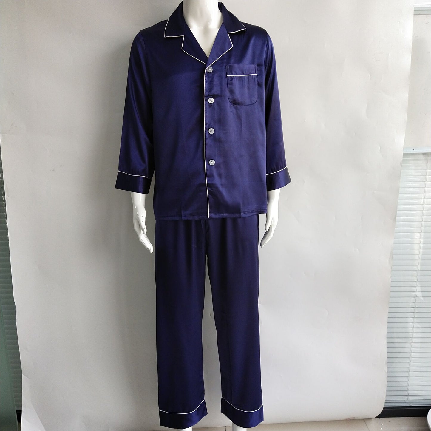 بدلات نوم رجال كم طويل