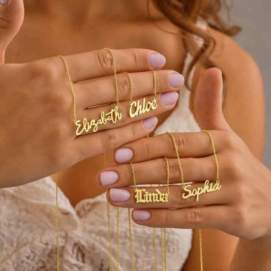 قلادة ذهبية من الفولاذ