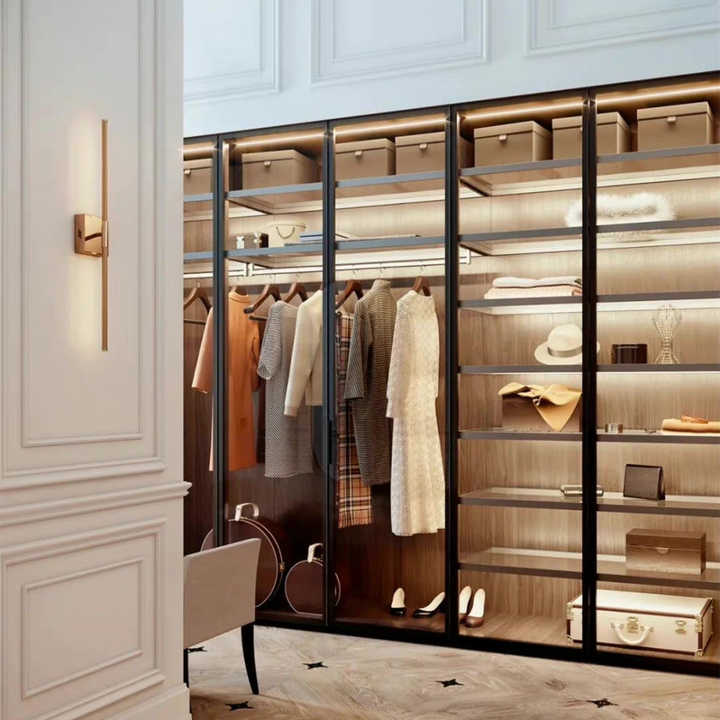 wardrobe  خزانة ملابس