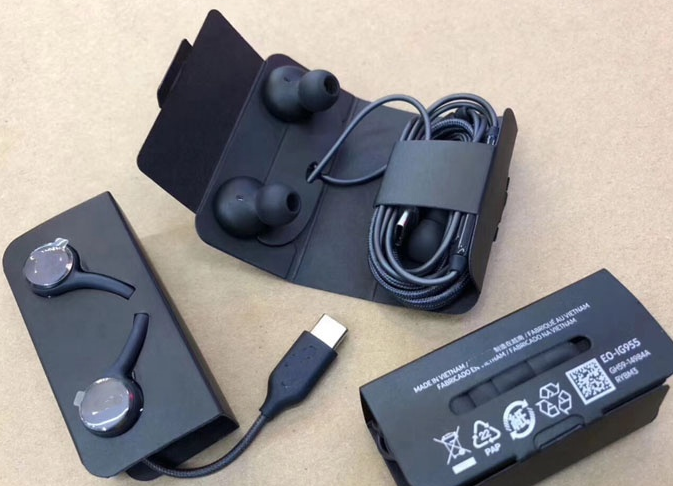 earphones 