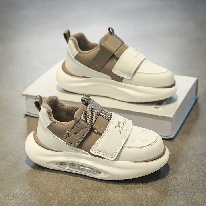 أحذية رياضية للأطفال بسعر الجملة الأكثر مبيعًا . Hot selling wholesale kids sneakers, warm comfortable