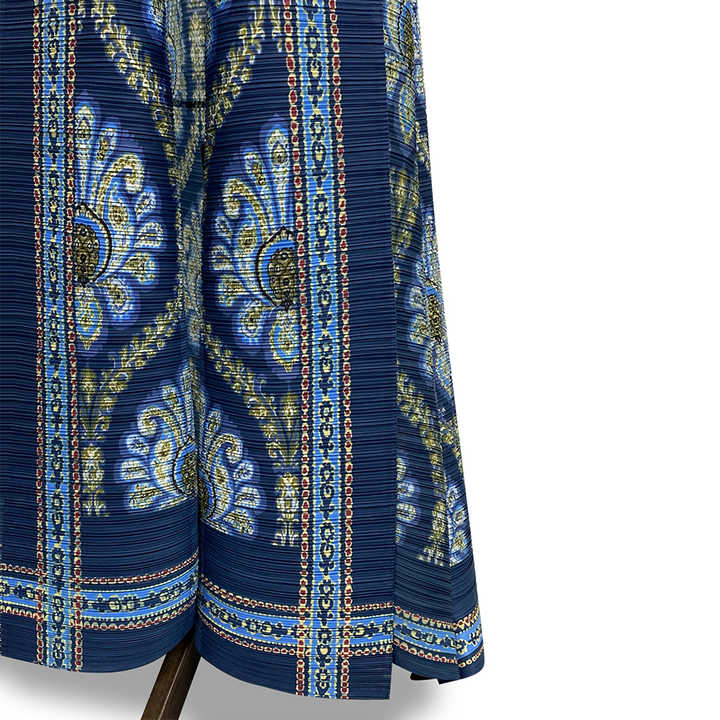 Practical and luxurious abayas 