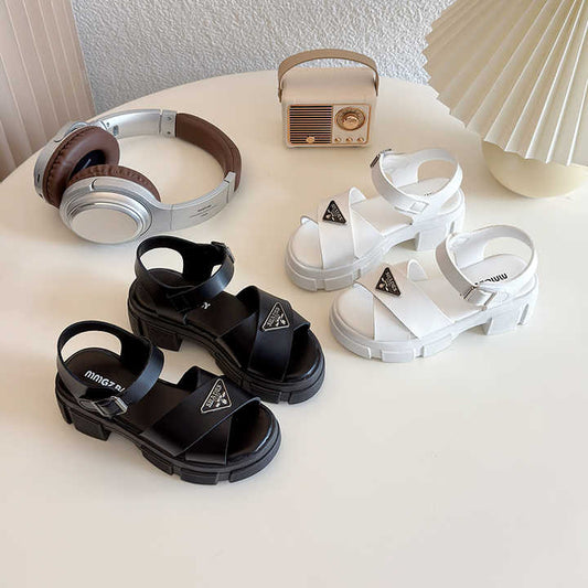 Soft girls' sandals 