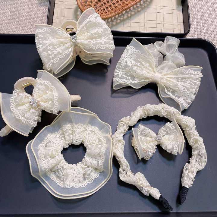 New women's fashion embroidered with lace 