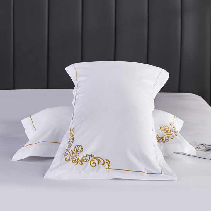 مجموعة مفروشات فندقية بيضاء من القطن بنسبة . 100% Cotton White Hotel Bedding Set, 4 Pieces, Custom