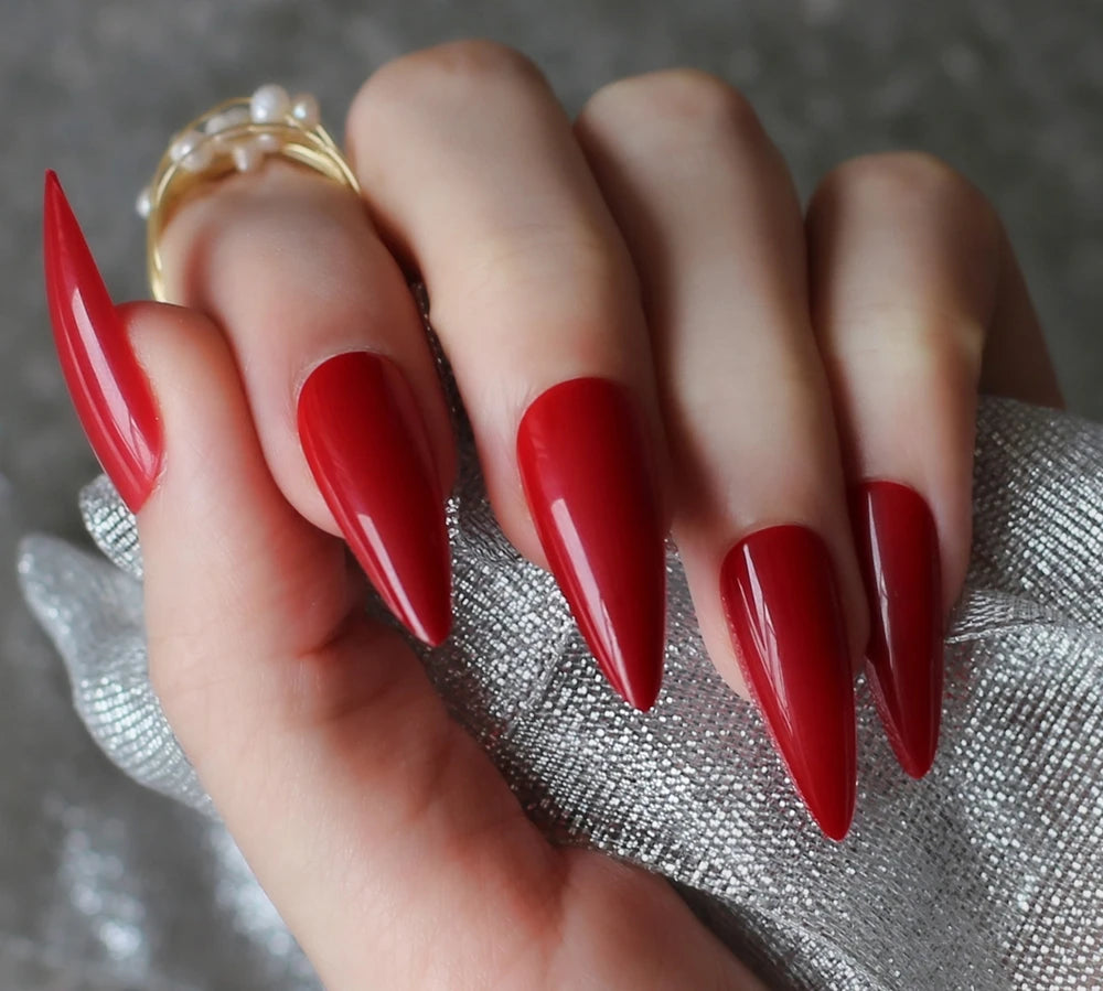 False Nails 
