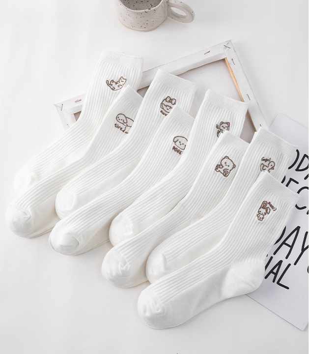 White Animal Embroidery Korean Socksجوارب نسائية للبالغين، جوارب نسائية بيضاء مطرزة