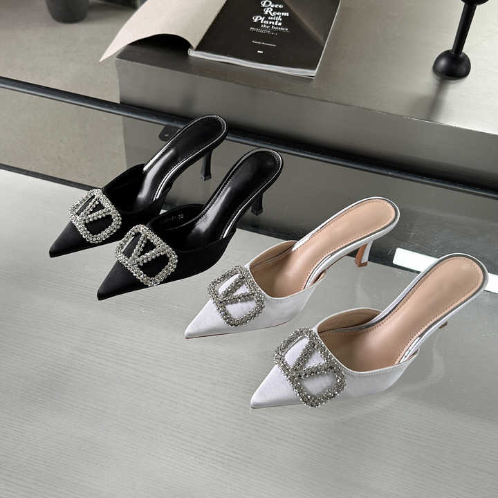 Elegant women's heels 