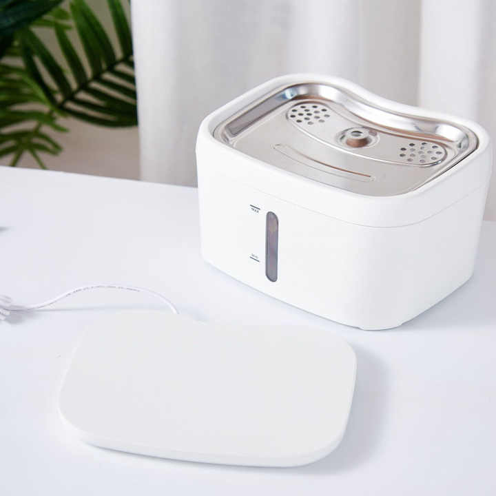 Bowls and feeders. Pet water dispensers, automatic water dispenser for smart dogs. 