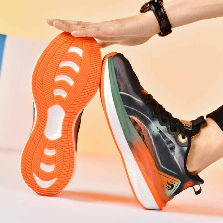 Men's running shoes . احذيه رجاليه لركض