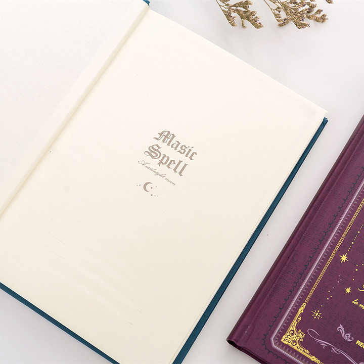 كتب ذات جودة عالية تأتي باللون الذهبي كديكور لتزيين طاولة القهوة كتب تعليمية