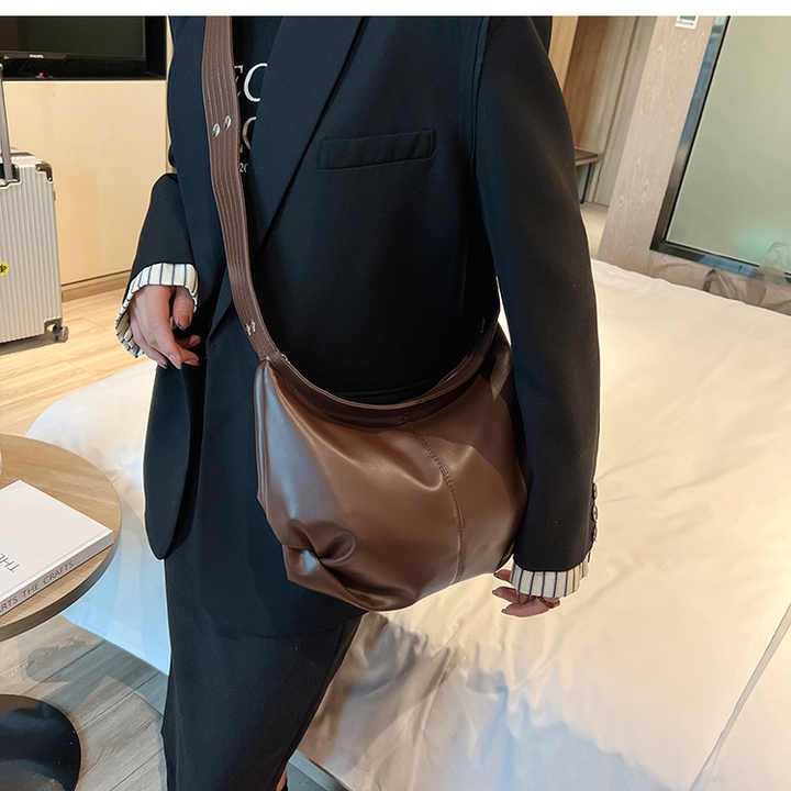 Stylish Women's Shoulder Bag - Large Capacity Fashion 