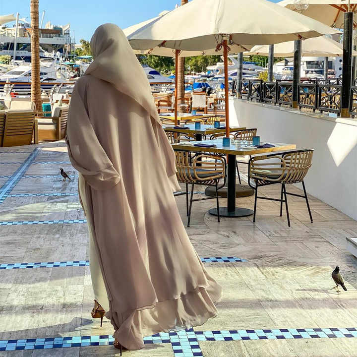عباية ملونة مفتوحة