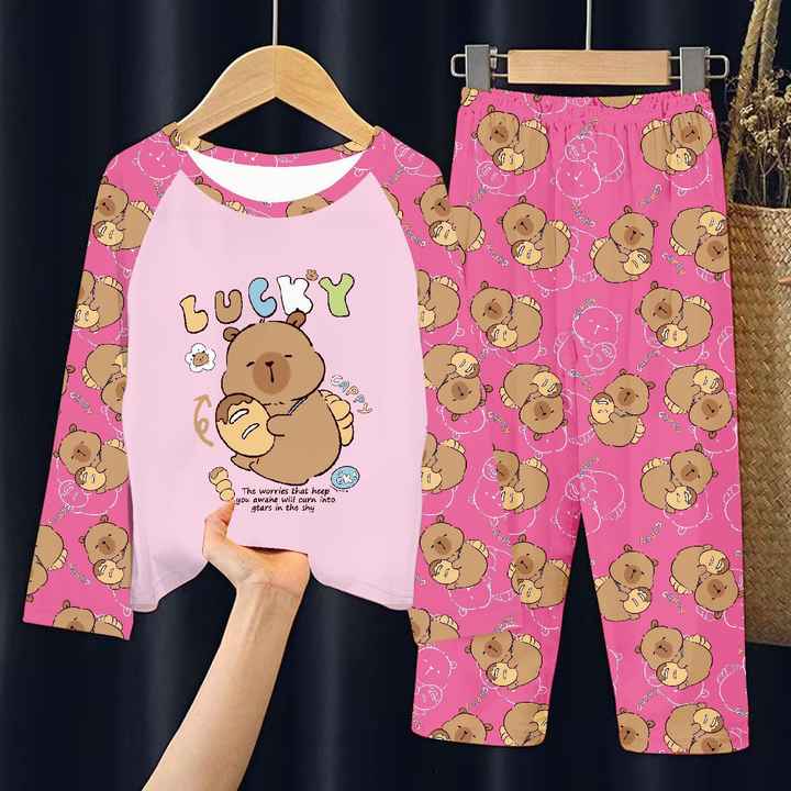 Cartoon Capybara Spring and Summer Children's Thin Long-sleeved Pajamas Set for Boys and Girls Full Printed Home Clothesكارتون كابيبارا الربيع والصيف للأطفال مجموعة ملابس نوم رقيقة طويلة الأكمام للصبيان والفتيات ملابس منزلية مطبوعة كاملة