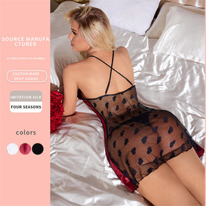 بيجامة نوم نسائية مثيرة