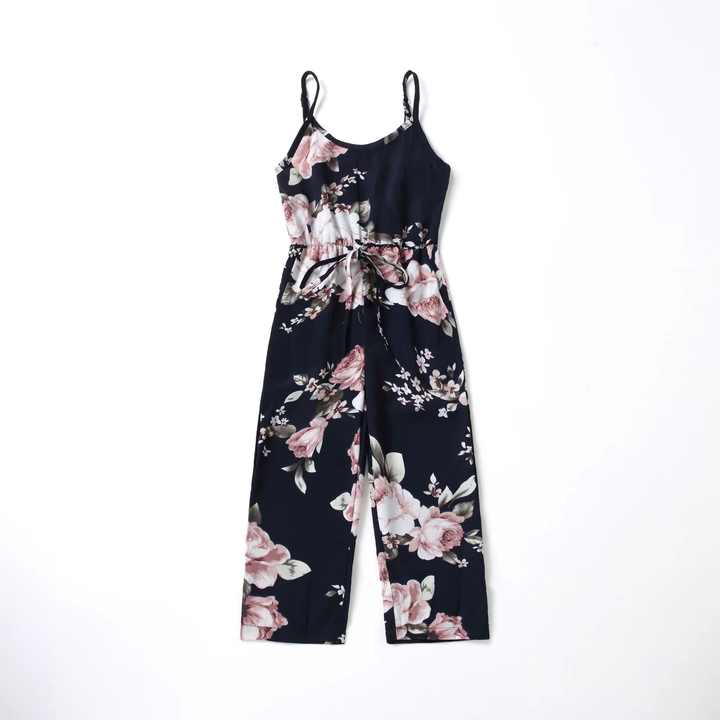 Mother and Daughter V-Neck Jumpsuit, V-Neck Jumpsuit, Mother and Kids Jumpsuit جمبسوت بفتحة رقبة على شكل حرف V مناسب للأم وابنتها ، جمبسوت بفتحة رقبة على شكل حرف V ، جمبسوت للأطفال والأمهات