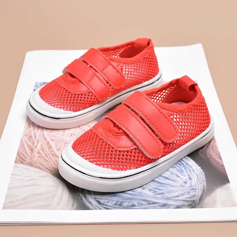 Children's mesh shoes 
