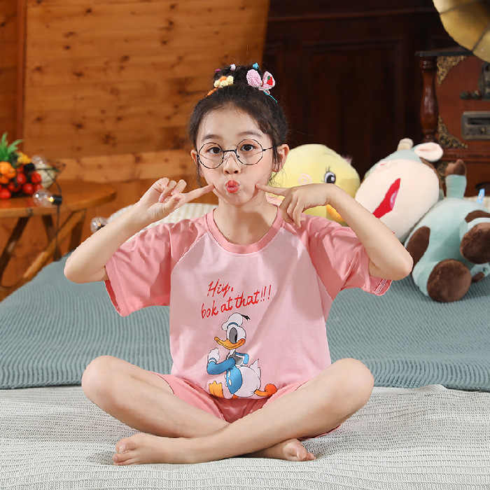 Children's sleep suits 