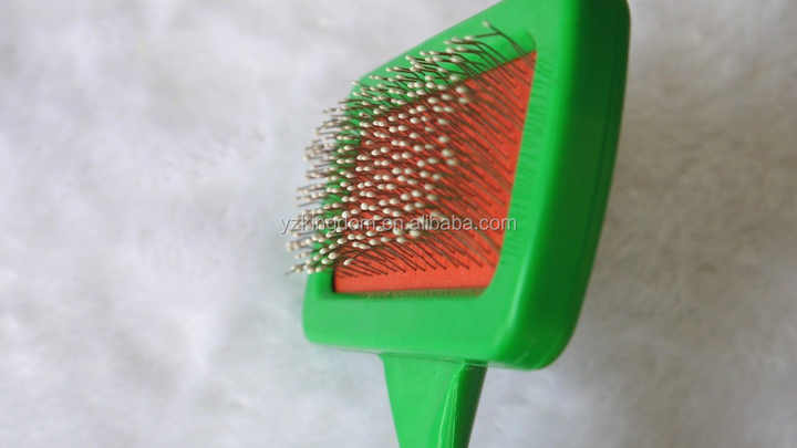 Hot Sale Pet Supplies Green and Red Pet Cat Dog Puppy Dog Hair Fur Coat Grooming Brush 