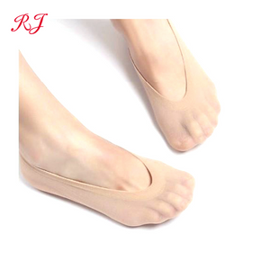 جوارب نسائية من النايلون