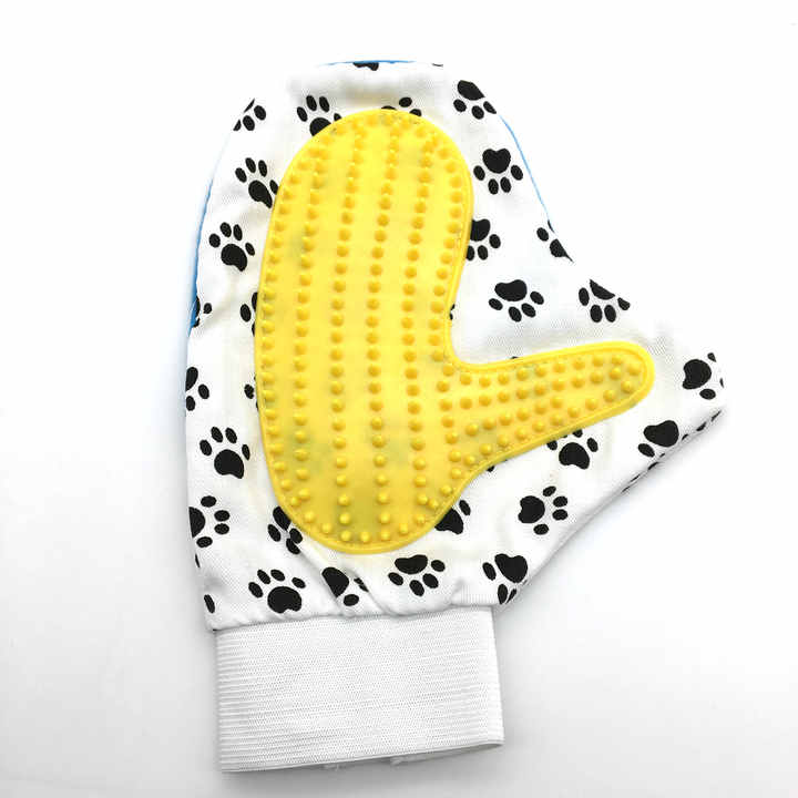 glove . قفاز