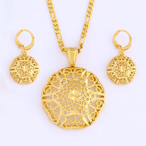 اقراط وقلادة نسائي , Women's earrings and necklace