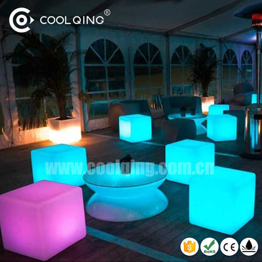 Cube with one seat .. مكعب مع مقعد واحد