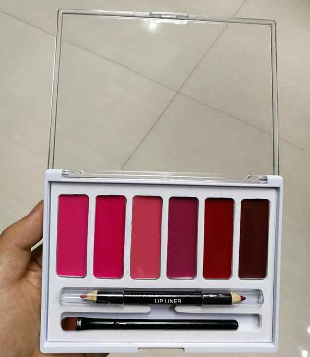 Multi-use makeup palette