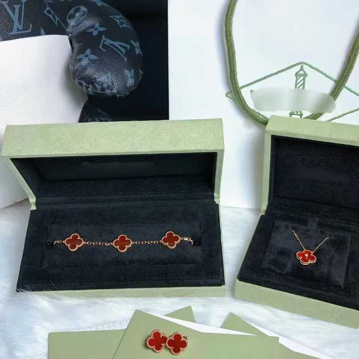 Jewelry and accessories