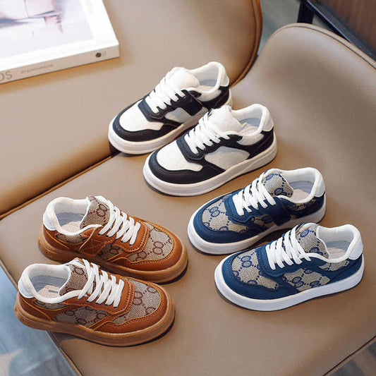 أحذية رياضية جديدة عالية الجودة  . New high quality sneakers