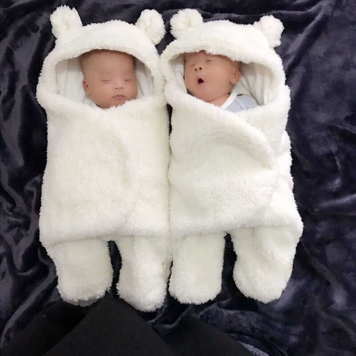 Sleeping bags for newborns . حقائب نوم للأطفال حديثي الولادة