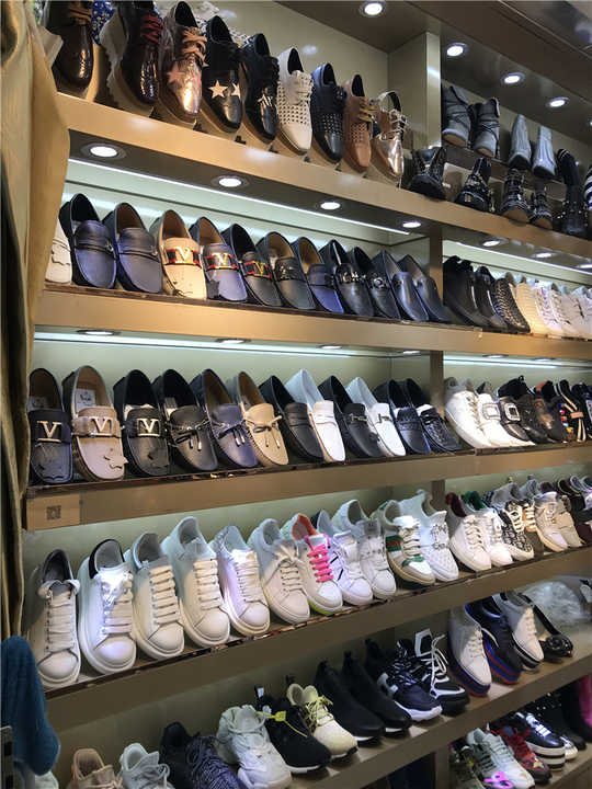 Children's shoes 