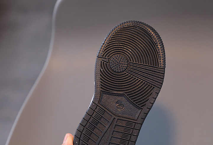ملابس كرتونيّة للأطفال الصغار في الأماكن المغلقة . Cartoon Toddler Kids Indoor Shoes Soft