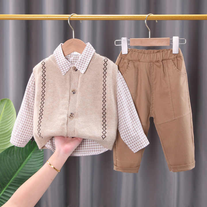 Newborn baby boys' clothes 