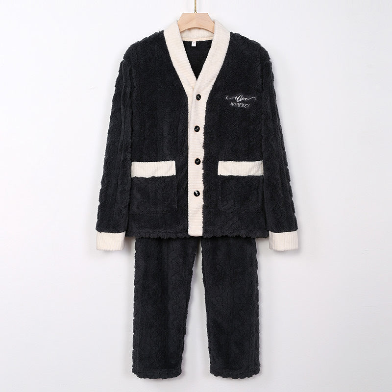 بدلات نوم رجال كم طويل