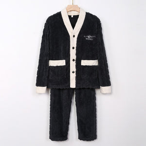 بدلات نوم رجال كم طويل