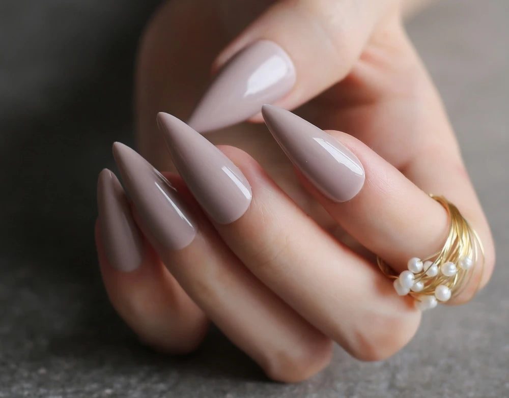 False Nails 