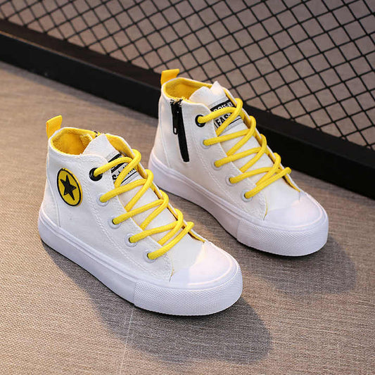 New fashion kids sneakers . موضة جديدة أحذية رياضية للأطفال