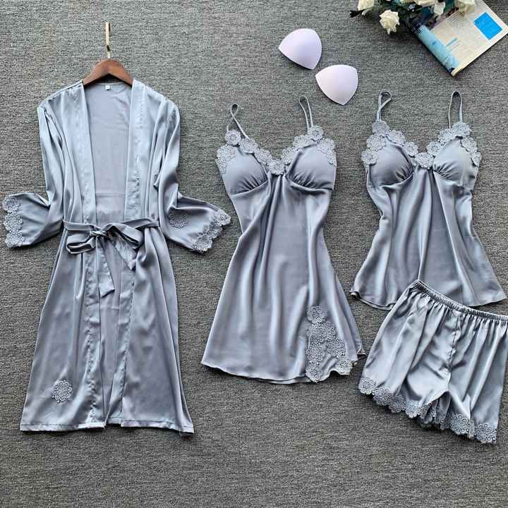 طقم نوم نسائي