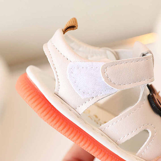 حذاء مسطح بنات كلاسيكي