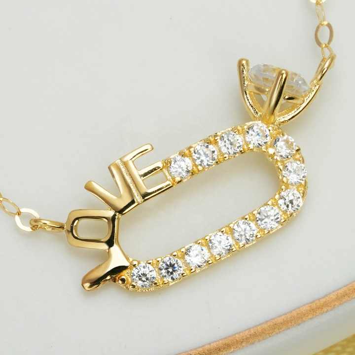 Simple and charming women's necklace made of solid gold 