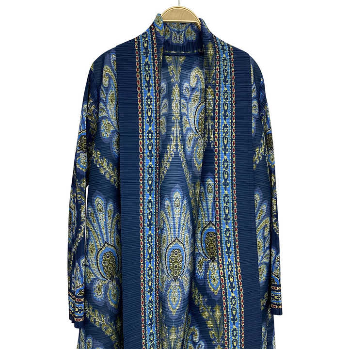 Practical and luxurious abayas 