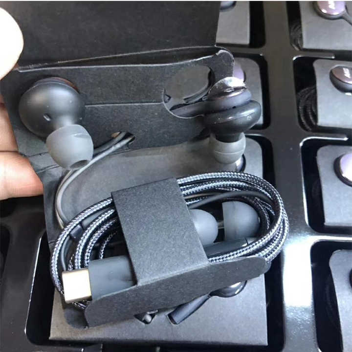 headphones . سماعات