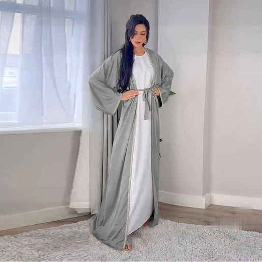 عباءة  ملونة إسلامية أنيقة