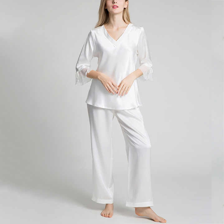 Women's sleepwear 