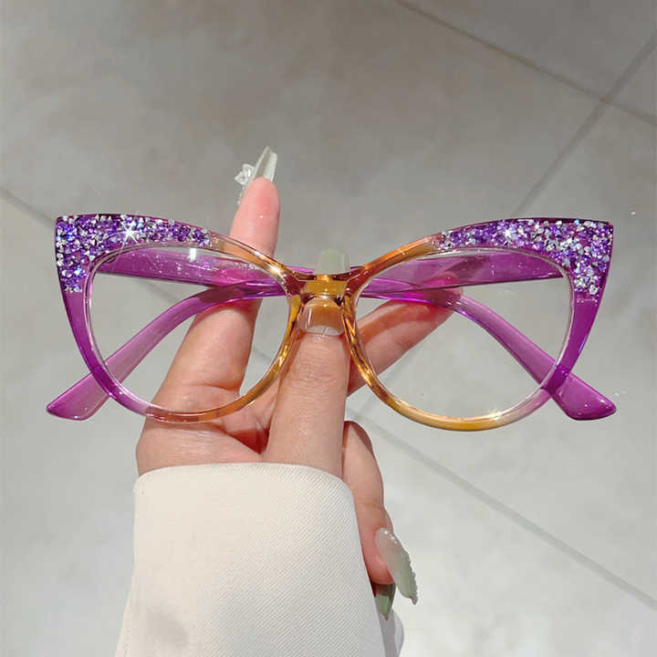نظارات طبيه نسائيه