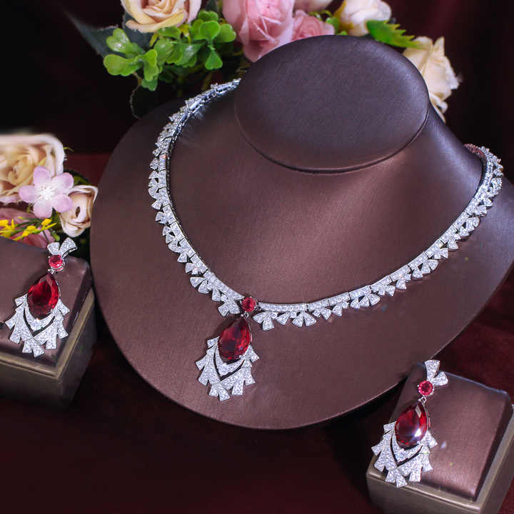 Engagement Luxury Jewelry - طقم مجوهرات فاخر من قلادة