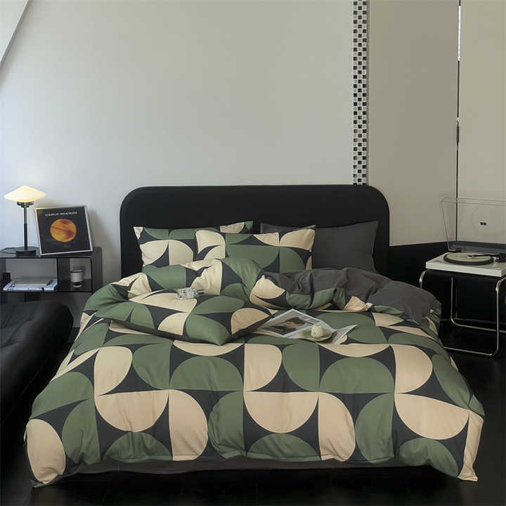 4-piece bed sheet and pillowcase set, made of 100% soft 