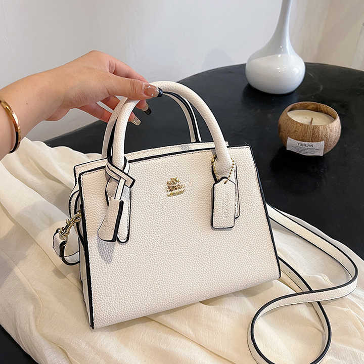 Stylish Large Capacity Shoulder Bag for Women